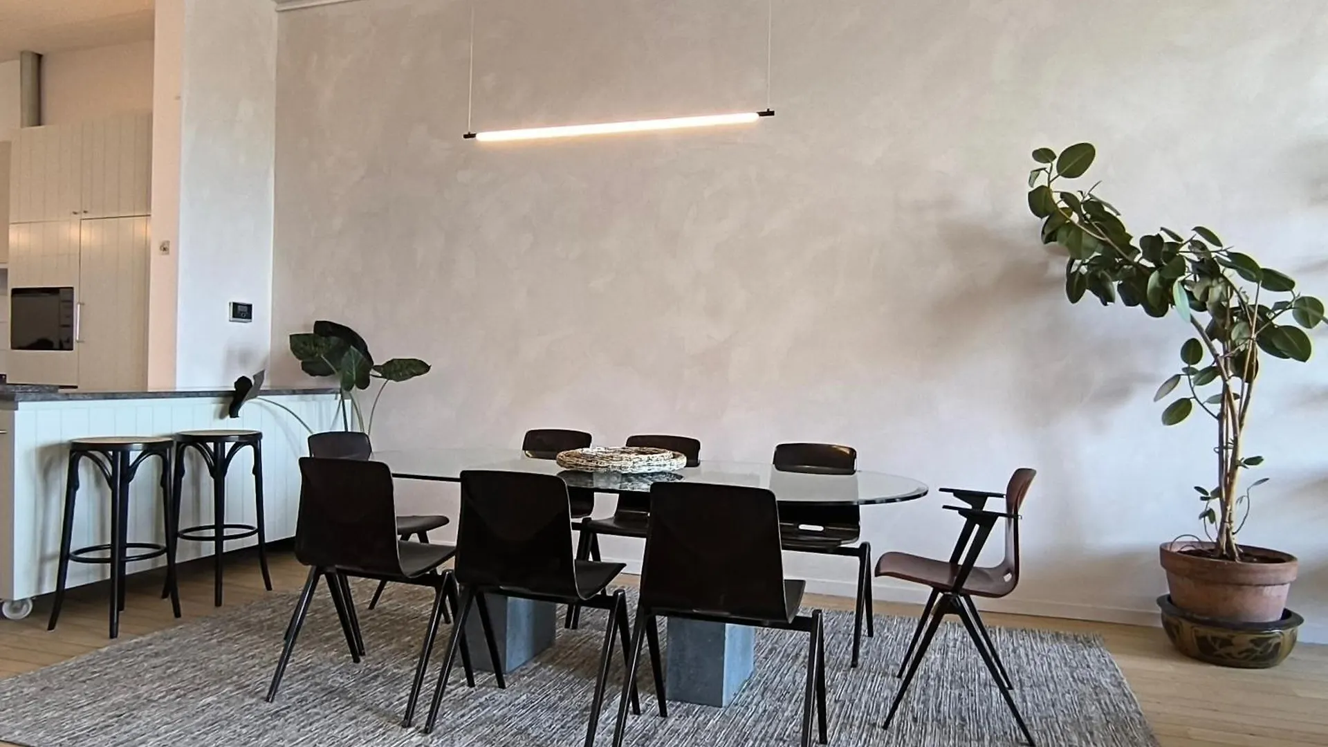 Stunning Riverview Apartment Αμβέρσα