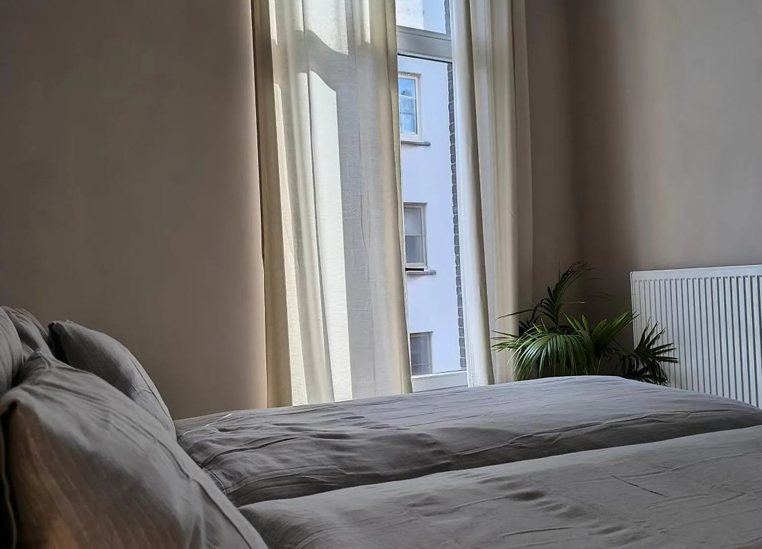 Stunning Riverview Apartment Αμβέρσα