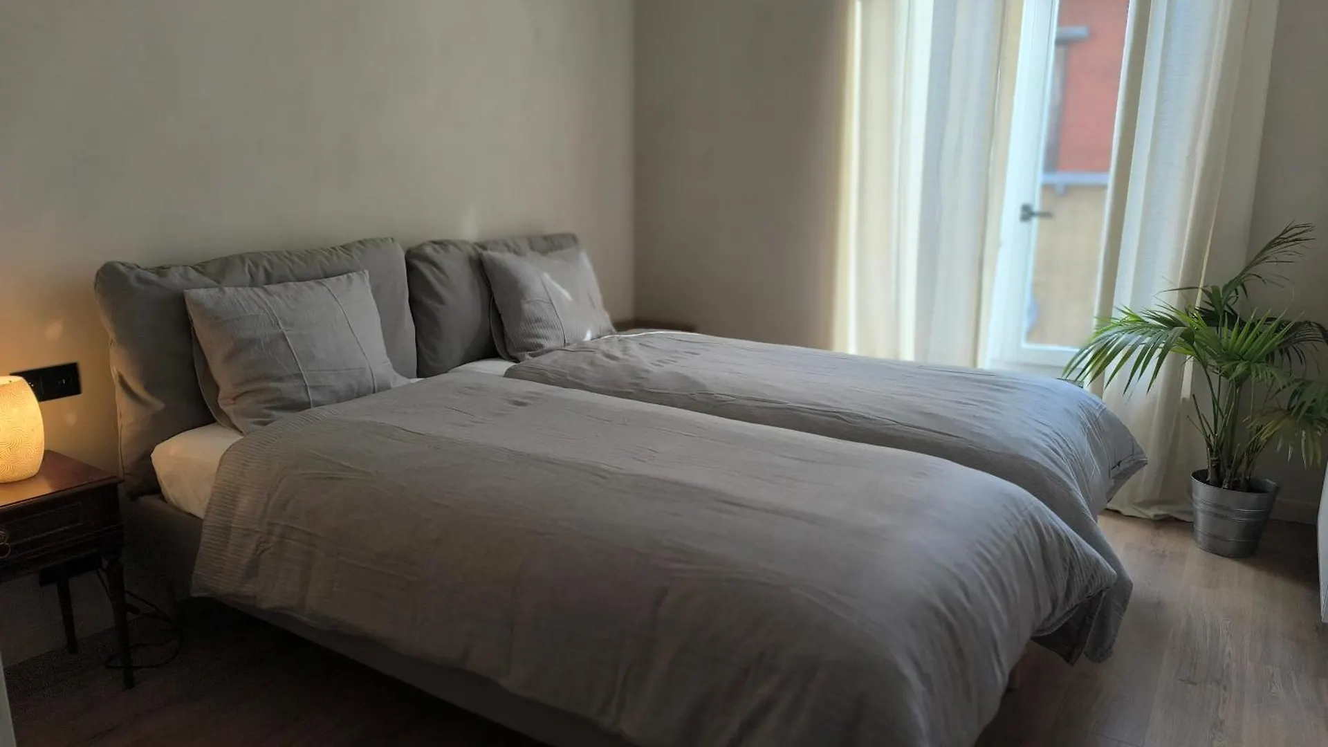 Stunning Riverview Apartment Αμβέρσα Βέλγιο